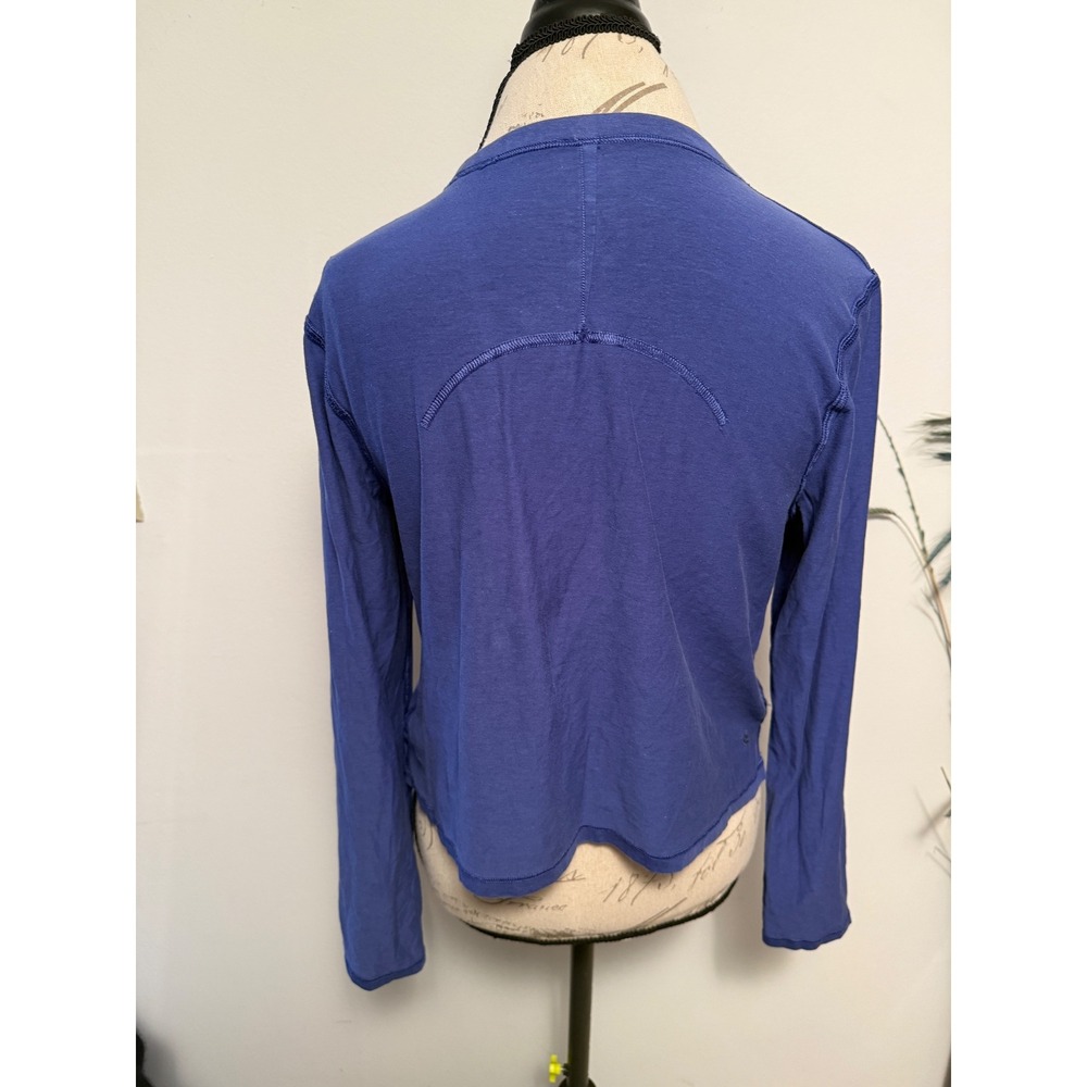 Lululemon Athletica Long Sleeve Cropped Top Blue Athleisure‎ Women Size 6